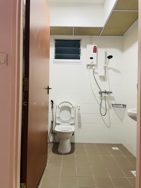 440A Bukit Batok West Avenue 8, 440A Bukit Batok West Avenue 8, Dairy Farm / Bukit Panjang / Choa Chu Kang, Room Rental, 100 sqft, HDB Flat For Rent, by Chen Haowei, 500223279 - Bathroom - PropertyGuru.com.sg