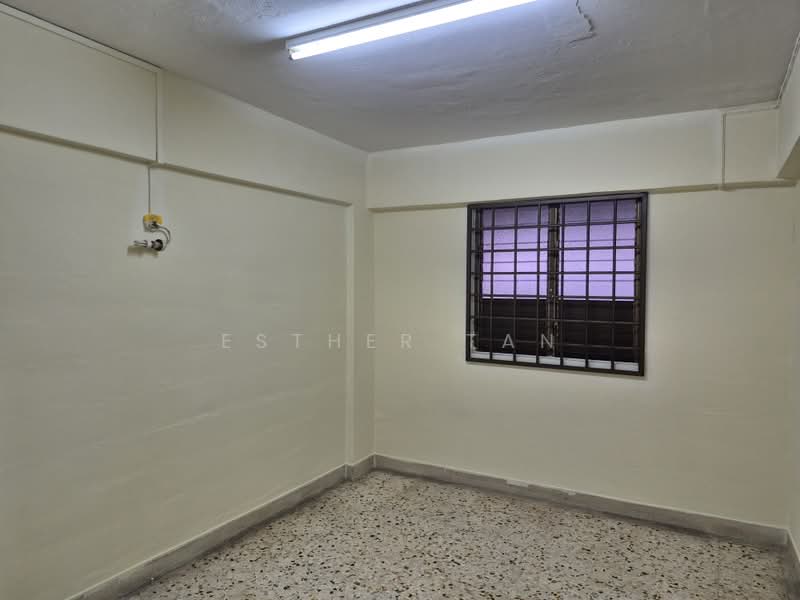 180 Ang Mo Kio Avenue 5, 180 Ang Mo Kio Avenue 5, 2 Bedrooms, 730 sqft, HDB Flat For Sale, by Esther Tan, 500223283 - Interior - PropertyGuru.com.sg