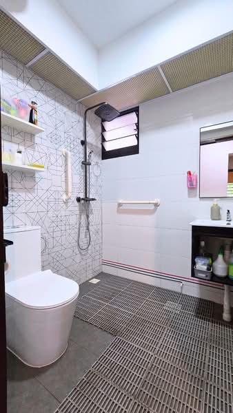 458A Sengkang West Road, 458A Sengkang West Road, 3 Bedrooms, 1,126 sqft, HDB Flat For Sale, by Faisal Gani, 500223288 - Common Bathroom - PropertyGuru.com.sg