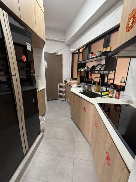 Bayshore Park, 50 Bayshore Road, 2 Bedrooms, 936 sqft, Condominium For Sale, by Leann Lin, 500223289 - Kitchen - PropertyGuru.com.sg