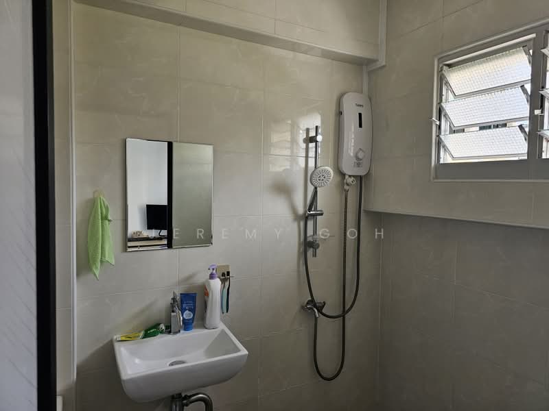 932 Yishun Central 1, 932 Yishun Central 1, Room Rental, 150 sqft, HDB Flat For Rent, by Jeremy Goh, 500223290 - Bathroom - PropertyGuru.com.sg