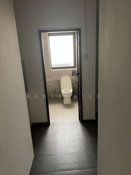 The Commerze @ Irving, 1 Irving Place, 700 sqft, Light Industrial (B1) For Rent, by Ranten Teo, 500223299 - Bathroom - CommercialGuru.com.sg