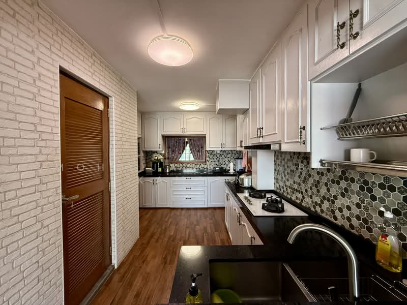 254 Bangkit Road, 254 Bangkit Road, 3 Bedrooms, 1,571 sqft, HDB Flat For Sale, by Mohd Jabbaar Bin Kamsani, 500223302 - Kitchen - PropertyGuru.com.sg