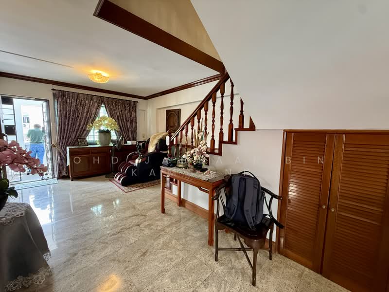 254 Bangkit Road, 254 Bangkit Road, 3 Bedrooms, 1,571 sqft, HDB Flat For Sale, by Mohd Jabbaar Bin Kamsani, 500223302 - Living Room - PropertyGuru.com.sg