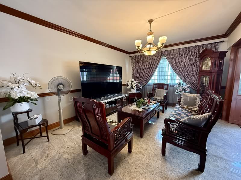 254 Bangkit Road, 254 Bangkit Road, 3 Bedrooms, 1,571 sqft, HDB Flat For Sale, by Mohd Jabbaar Bin Kamsani, 500223302 - Living Room - PropertyGuru.com.sg