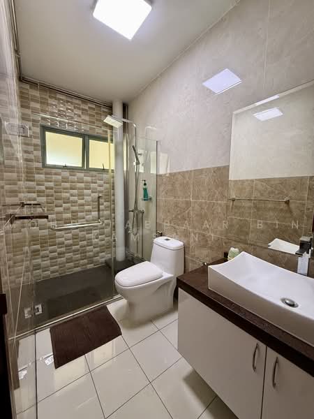 254 Bangkit Road, 254 Bangkit Road, 3 Bedrooms, 1,571 sqft, HDB Flat For Sale, by Mohd Jabbaar Bin Kamsani, 500223302 - Bathroom - PropertyGuru.com.sg