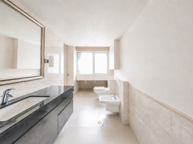 Cairnhill Plaza, 53 Cairnhill Road, Orchard / River Valley, 4 Bedrooms, 3,305 sqft, Apartment For Rent, by Chanel Ariel Chan, 500223305 - Bathroom - PropertyGuru.com.sg