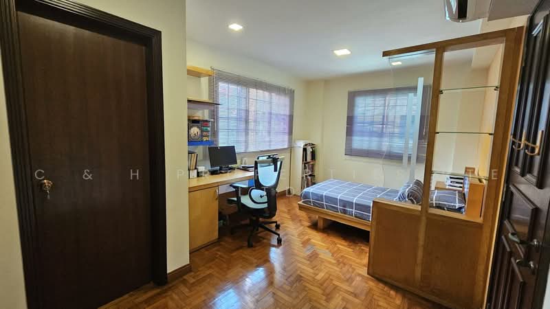 Villa Verde, Verde Crescent, 5 Bedrooms, 2,800 sqft, Terraced House For Sale, by JACOB, 500223306 - Study - PropertyGuru.com.sg