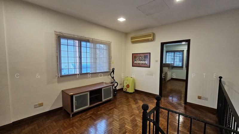 Villa Verde, Verde Crescent, 5 Bedrooms, 2,800 sqft, Terraced House For Sale, by JACOB, 500223306 - Interior - PropertyGuru.com.sg