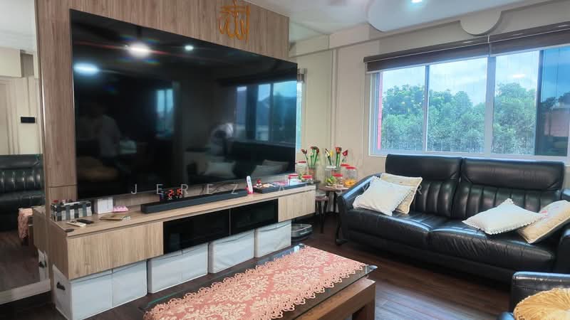 222 Hougang Street 21, 222 Hougang Street 21, 4 Bedrooms, 1,593 sqft, HDB Flat For Sale, by Jerez Amsyar, 500223311 - Living Room - PropertyGuru.com.sg