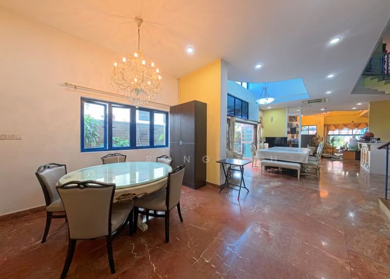 HUGE 4200+ SQFT OF LAND! 3 STOREY SEMI D IN SENNETT ESTATE!, Sennett Road / Lucky Heights / Evergreen Avenue / Parbury Avenue / Lucky Heights, 8 Bedrooms, 6,500 sqft, Semi-Detached House For Sale, by Li Rong Teh, 500223318 - Dining Room - PropertyGuru.com.sg