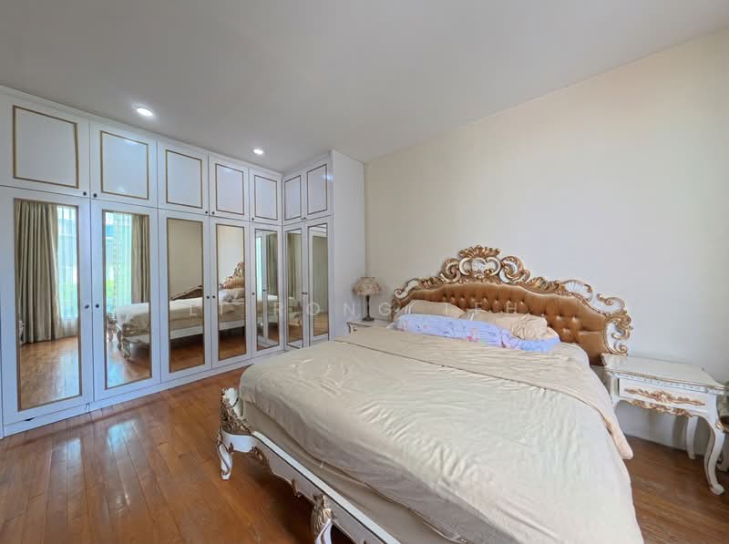HUGE 4200+ SQFT OF LAND! 3 STOREY SEMI D IN SENNETT ESTATE!, Sennett Road / Lucky Heights / Evergreen Avenue / Parbury Avenue / Lucky Heights, 8 Bedrooms, 6,500 sqft, Semi-Detached House For Sale, by Li Rong Teh, 500223318 - Bedroom - PropertyGuru.com.sg
