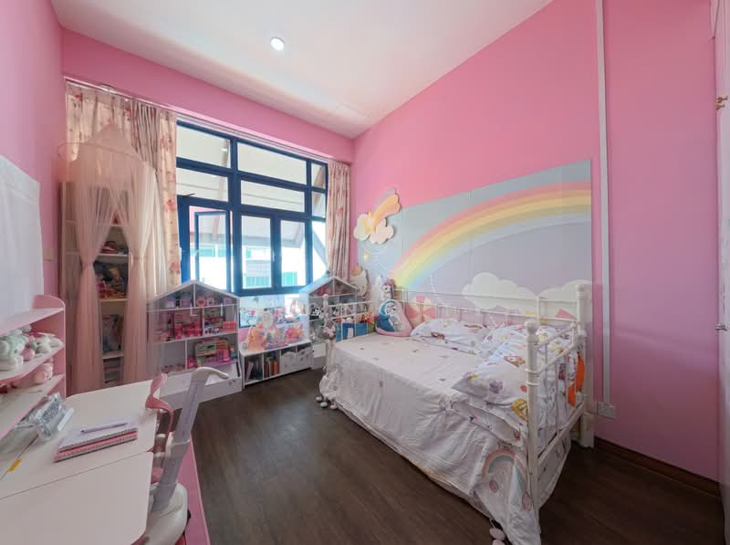 HUGE 4200+ SQFT OF LAND! 3 STOREY SEMI D IN SENNETT ESTATE!, Sennett Road / Lucky Heights / Evergreen Avenue / Parbury Avenue / Lucky Heights, 8 Bedrooms, 6,500 sqft, Semi-Detached House For Sale, by Li Rong Teh, 500223318 - Bedroom - PropertyGuru.com.sg
