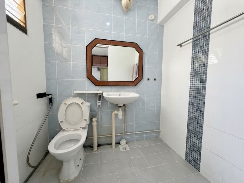 276 Yishun Street 22, 276 Yishun Street 22, 3 Bedrooms, 904 sqft, HDB Flat For Sale, by Wayne Tan, 500223324 - Bathroom - PropertyGuru.com.sg