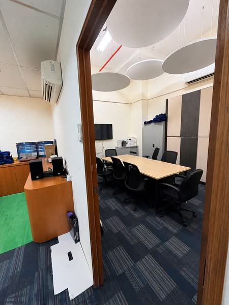 Ubi Centre, 57 Ubi Avenue 1, 1,151 sqft, Light Industrial (B1) For Rent, by Maria Phua, 500223326 - Meeting Room - CommercialGuru.com.sg