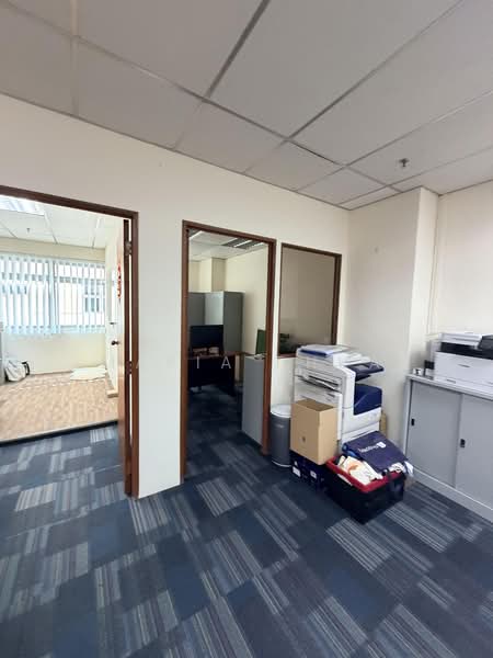 Ubi Centre, 57 Ubi Avenue 1, 1,151 sqft, Light Industrial (B1) For Rent, by Maria Phua, 500223326 - Interior - CommercialGuru.com.sg