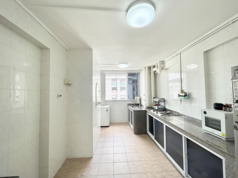 105 Serangoon North Avenue 1, 105 Serangoon North Avenue 1, 2 Bedrooms, 753 sqft, HDB Flat For Sale, by Gan Sok Hoon, 500223342 - Kitchen - PropertyGuru.com.sg