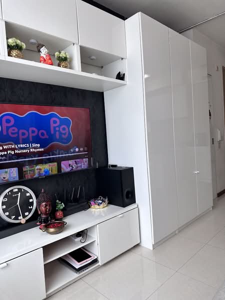 Caspian, 58 Lakeside Drive, Studio, 463 sqft, Condominium For Sale, by Thiru P, 500223347 - Living Room - PropertyGuru.com.sg