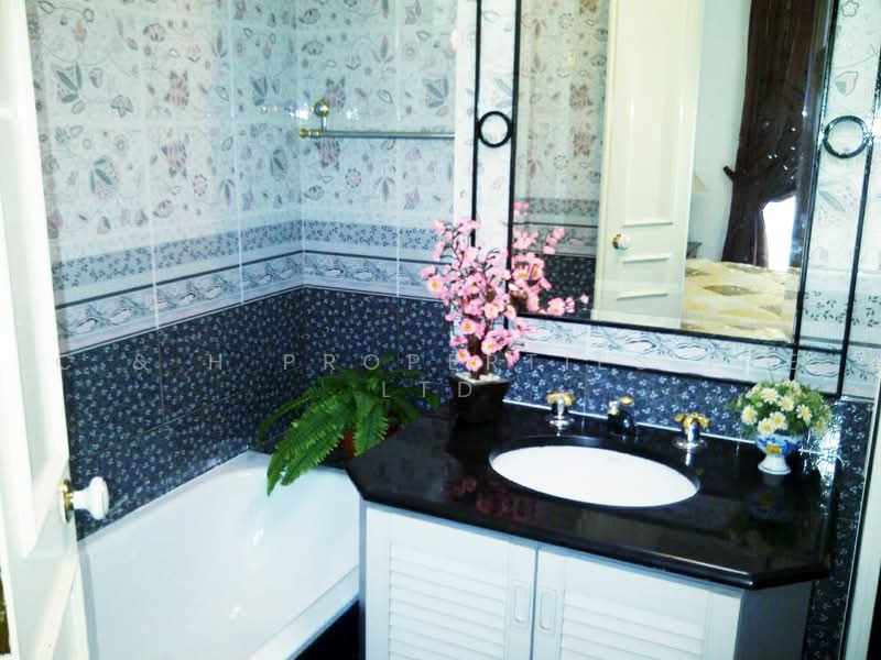 Astoria Park, 36 Lorong Mydin, 2 Bedrooms, 850 sqft, Condominium For Rent, by HENNY ROSALIA WIRJAWAN, 500223348 - Bathroom - PropertyGuru.com.sg