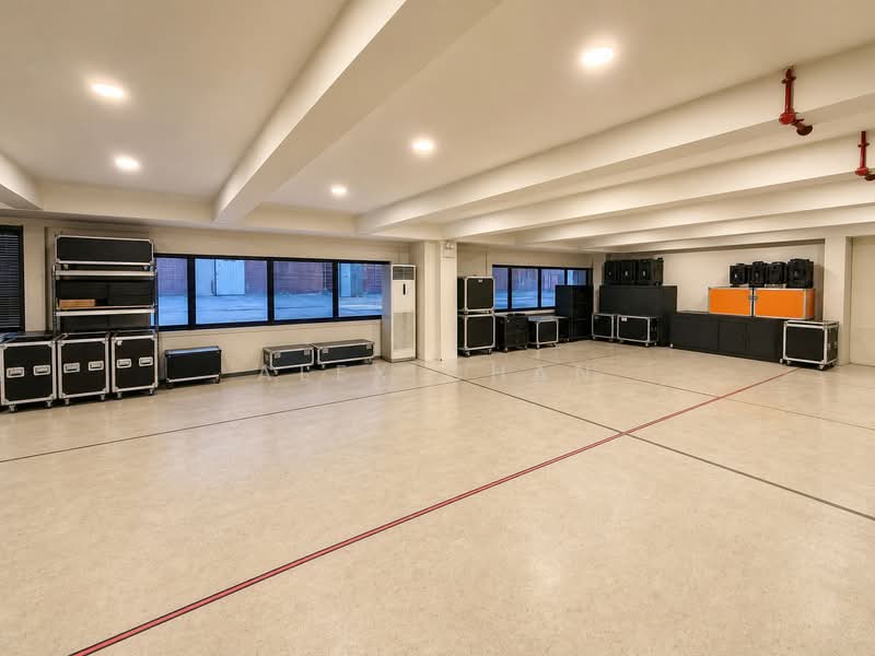 Super Rare | Bukit Merah | Near MRT | No JTC Anchor Approval Needed, Bukit Merah, 42,130 sqft, Light Industrial (B1) For Rent, by Alex Chan, 500223350 - Interior - CommercialGuru.com.sg