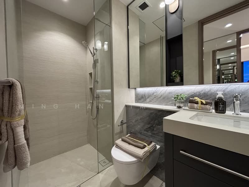 Vela Bay, 1 Bayshore Walk, 5 Bedrooms, 1,582 sqft, Condominium For Sale, by Ming Han Lim (Ming), 500223358 - Common Bathroom - PropertyGuru.com.sg