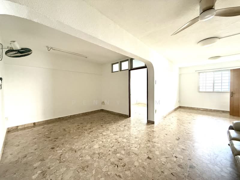 526 Bedok North Street 3, 526 Bedok North Street 3, 2 Bedrooms, 883 sqft, HDB Flat For Sale, by Penny Lim, 500223359 - Living Room - PropertyGuru.com.sg