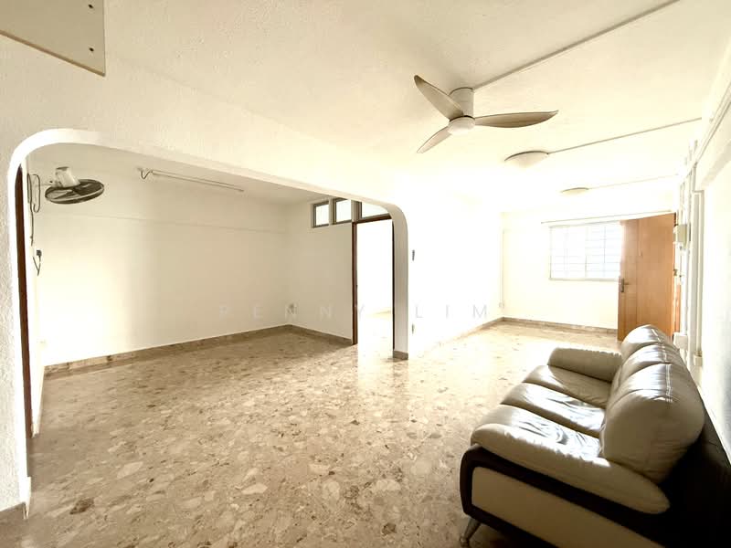 526 Bedok North Street 3, 526 Bedok North Street 3, 2 Bedrooms, 883 sqft, HDB Flat For Sale, by Penny Lim, 500223359 - Living Room - PropertyGuru.com.sg