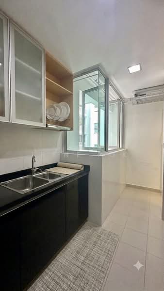 Kovan Melody, 37 Kovan Road, 3 Bedrooms, 1,227 sqft, Condominium For Sale, by Irene Pok, 500223360 - Enclosed Kitchen with Functional yard - PropertyGuru.com.sg