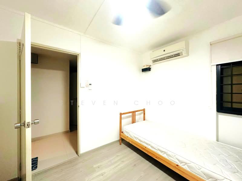 296 Yishun Street 20, 296 Yishun Street 20, Room Rental, 120 sqft, HDB Flat For Rent, by Steven Choo, 500223364 - Bedroom - PropertyGuru.com.sg