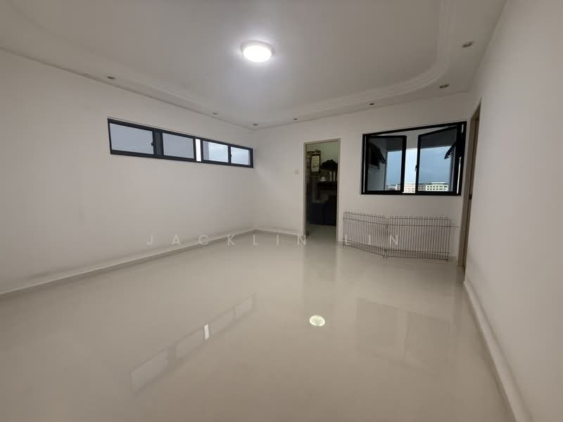 430 Tampines Street 41, 430 Tampines Street 41, Pasir Ris / Tampines, 3 Bedrooms, 1,593 sqft, HDB Flat For Sale, by Jacklin Lin, 500223373 - Living Room - PropertyGuru.com.sg