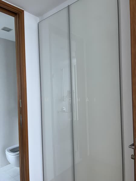 76 Shenton, 76 Shenton Way, 1 Bedroom, 592 sqft, Apartment For Rent, by Emi Chai, 500223379 - Bathroom - PropertyGuru.com.sg