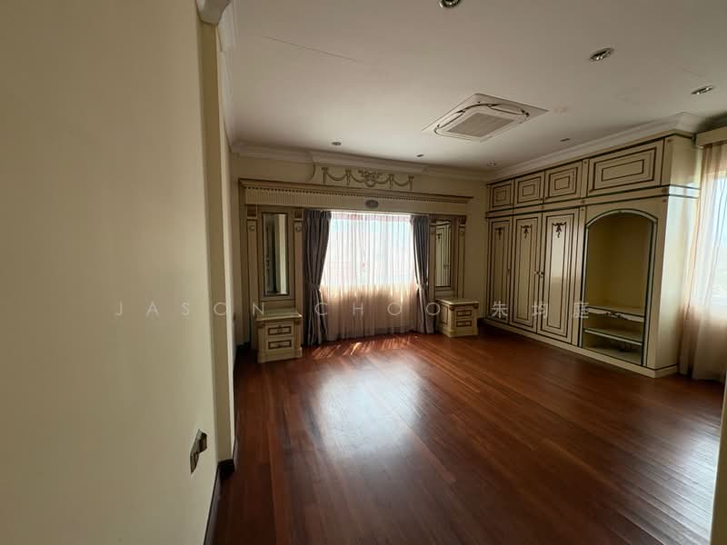 Bungalow on Siglap Avenue, Siglap Avenue, 5 Bedrooms, 15,000 sqft, Bungalow House For Rent, by Jason Choo 朱均庭, 500223385 - Bedroom - PropertyGuru.com.sg