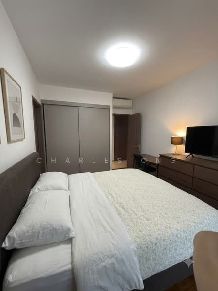 Palm Isles, 34 Flora Drive, 3 Bedrooms, 1,184 sqft, Condominium For Sale, by Charles Ong, 500223386 - Master Bedroom - PropertyGuru.com.sg