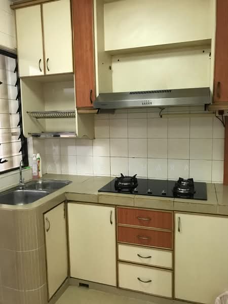 272 Toh Guan Road, 272 Toh Guan Road, 3 Bedrooms, 1,108 sqft, HDB Flat For Rent, by Raja Sekhara, 500223397 - Kitchen - PropertyGuru.com.sg