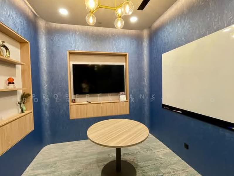 Tai Seng MRT – Stylishly Fitted Space Ready for Immediate Move-In, Eunos / Geylang / Paya Lebar, 2,437 sqft, Light Industrial (B1) For Rent, by EDITH, 500223410 - Study - CommercialGuru.com.sg