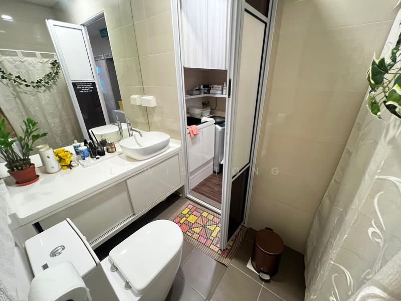 Cuppage Plaza, 5 Koek Road, 753 sqft, Mall Shop For Sale, by Lewis Tong, 500223416 - Bathroom - CommercialGuru.com.sg