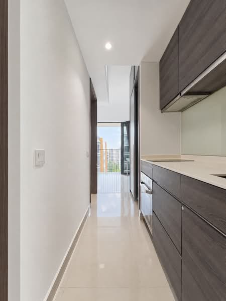 Coco Palms, 21 Pasir Ris Grove, Studio, 400 sqft, Condominium For Rent, by Vanessa Sim, 500223419 - Corridor - PropertyGuru.com.sg