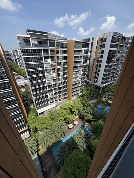 Coco Palms, 21 Pasir Ris Grove, Studio, 400 sqft, Condominium For Rent, by Vanessa Sim, 500223419 - Exterior - PropertyGuru.com.sg