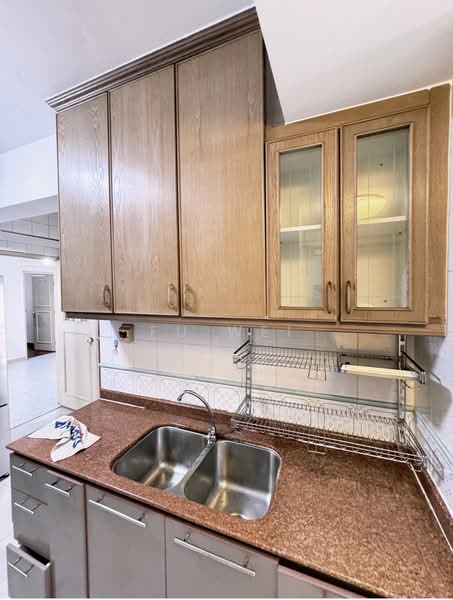 West Bay Condo, 52 West Coast Crescent, 3 Bedrooms, 1,346 sqft, Condominium For Rent, by Fu Wei, 500223422 - Kitchen - PropertyGuru.com.sg