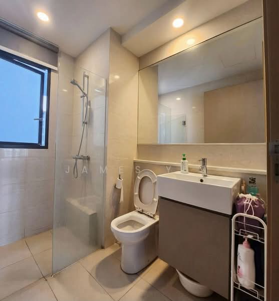 Twin Waterfalls, 104 Punggol Walk, 3 Bedrooms, 915 sqft, Executive Condominium For Sale, by James Yeo, 500223437 - Bathroom - PropertyGuru.com.sg