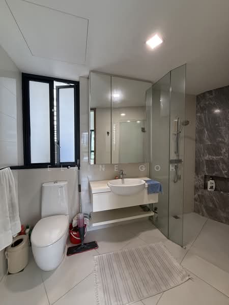 d'Leedon (Former Farrer Court), 13 Leedon Heights, 1 Bedroom, 818 sqft, Condominium For Sale, by Elaine Goh, 500223439 - Bathroom - PropertyGuru.com.sg