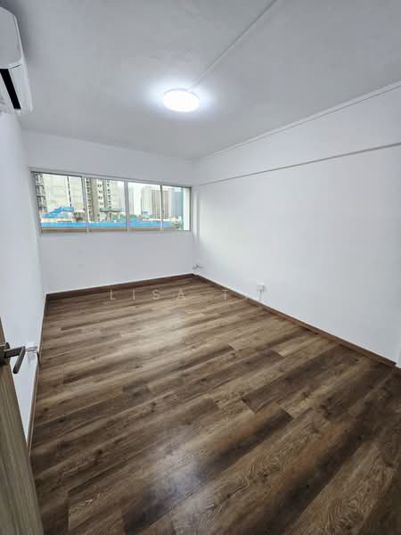 633 Veerasamy Road, 633 Veerasamy Road, 2 Bedrooms, 775 sqft, HDB Flat For Rent, by Lisa Tan, 500223441 - MASTER ROOM - PropertyGuru.com.sg