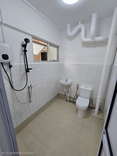 633 Veerasamy Road, 633 Veerasamy Road, 2 Bedrooms, 775 sqft, HDB Flat For Rent, by Lisa Tan, 500223441 - MASTER BATH - PropertyGuru.com.sg