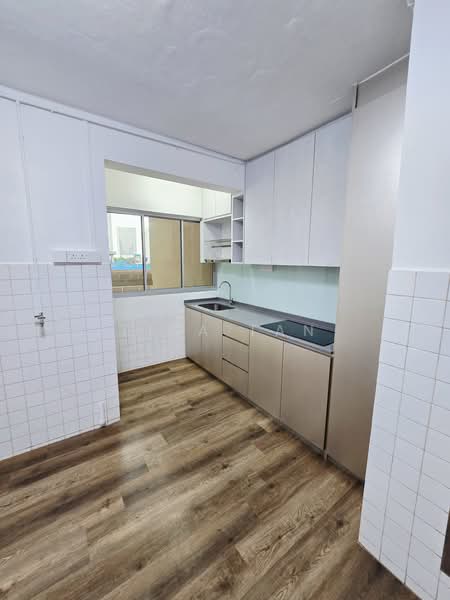 633 Veerasamy Road, 633 Veerasamy Road, 2 Bedrooms, 775 sqft, HDB Flat For Rent, by Lisa Tan, 500223441 - KITCHEN - PropertyGuru.com.sg