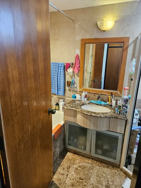 Regent Heights, 52 Bukit Batok East Avenue 5, 3 Bedrooms, 1,173 sqft, Condominium For Sale, by Wayne Chiam, 500223443 - Bathroom - PropertyGuru.com.sg