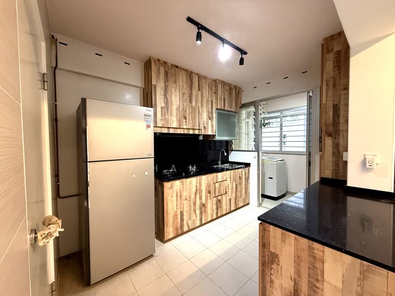 445B Bukit Batok West Avenue 8, 445B Bukit Batok West Avenue 8, 3 Bedrooms, 990 sqft, HDB Flat For Sale, by Ethan Tan, 500223444 - Kitchen - PropertyGuru.com.sg