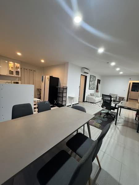 jalan Uji, , 4 Bedrooms, 1,000 sqft, Detached House For Rent, by Max Yong, 500223455 - Living Room - PropertyGuru.com.sg
