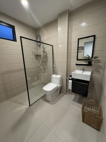 jalan Uji, , 4 Bedrooms, 1,000 sqft, Detached House For Rent, by Max Yong, 500223455 - Bathroom - PropertyGuru.com.sg