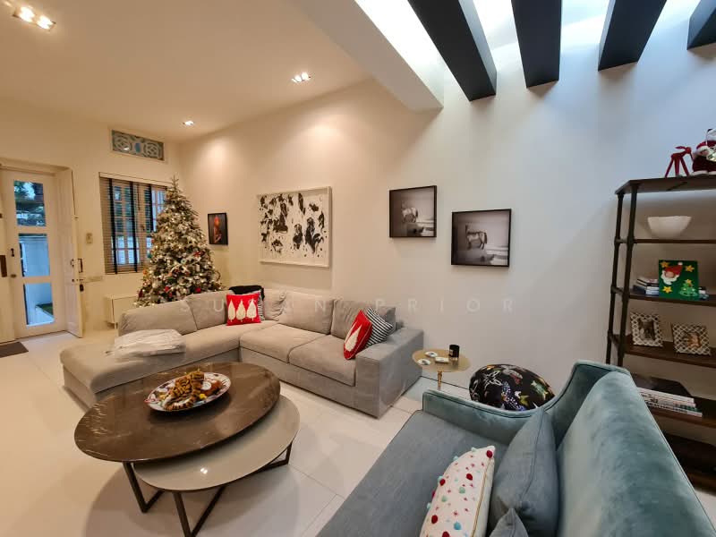 Cairnhill/ Emerald Hill 5+2 Stunner 2 Carparks, Cairnhill Road Conservation House, 5 Bedrooms, 4,025 sqft, Conservation House For Rent, by Susan Prior, 500223460 - Living Room - PropertyGuru.com.sg