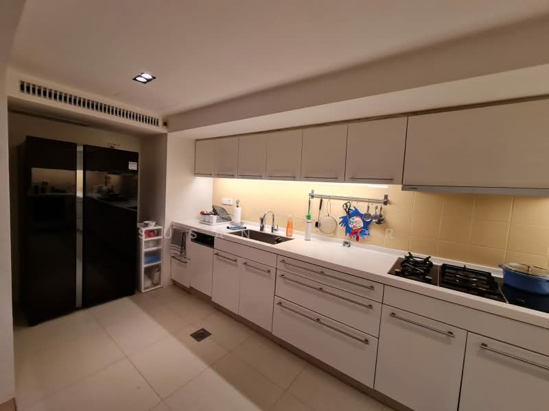 Cairnhill/ Emerald Hill 5+2 Stunner 2 Carparks, Cairnhill Road Conservation House, 5 Bedrooms, 4,025 sqft, Conservation House For Rent, by Susan Prior, 500223460 - Kitchen - PropertyGuru.com.sg